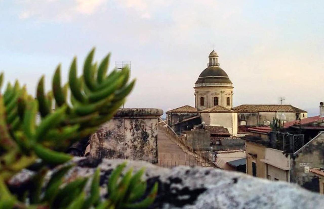 Cataldi's Rooms Noto Esterno foto